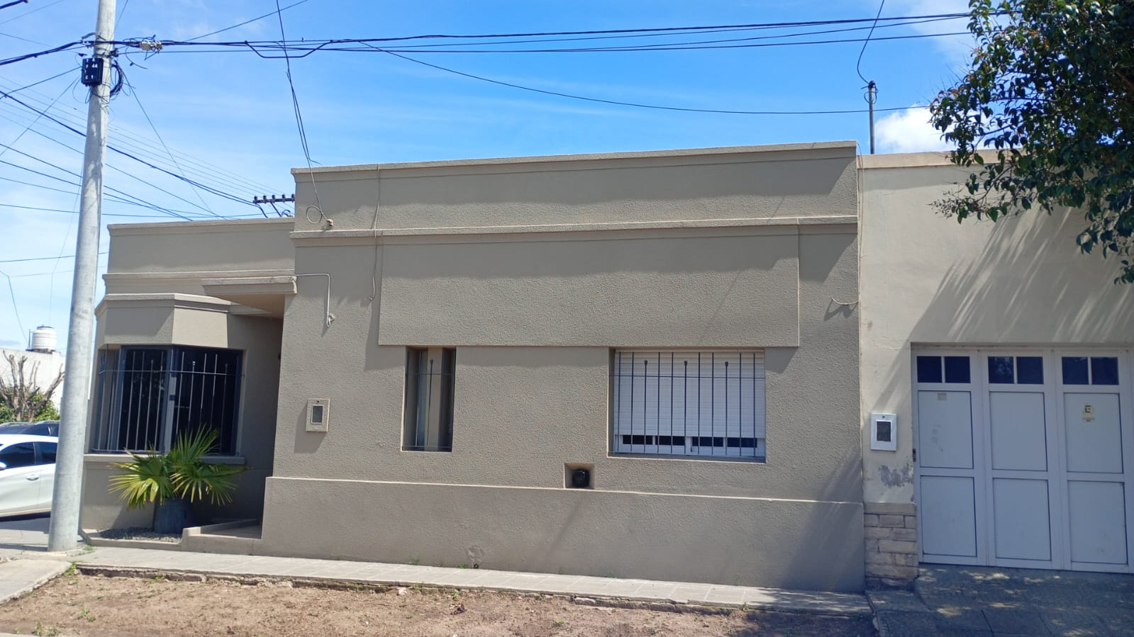 Casa con departamento independiente - Gianello y Calderón - Imagen 1