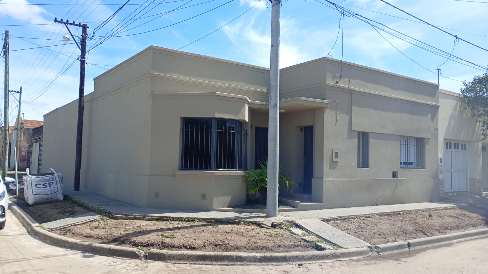 Casa con departamento independiente - Gianello y Calderón - miniatura 2