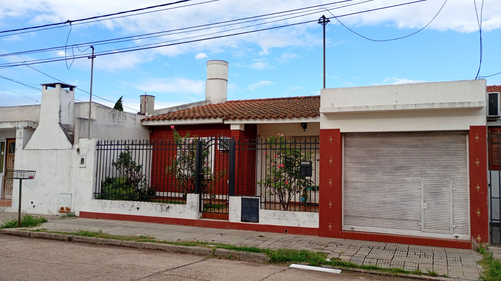 Casa con Quincho y Local/Garage - miniatura 3